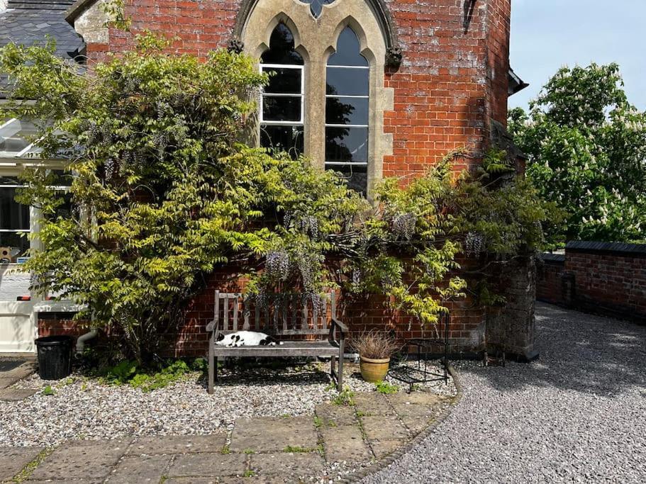 Tibberton The Old School House Retreat公寓 外观 照片